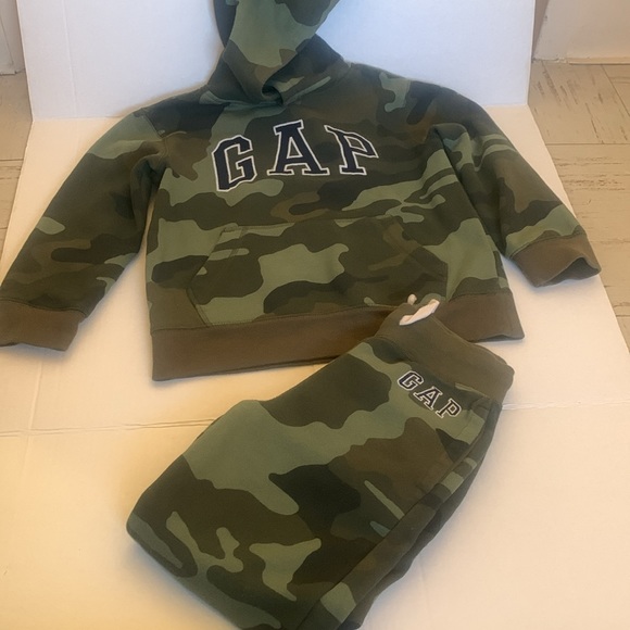 GAP Jogger Set - Picture 3 of 7